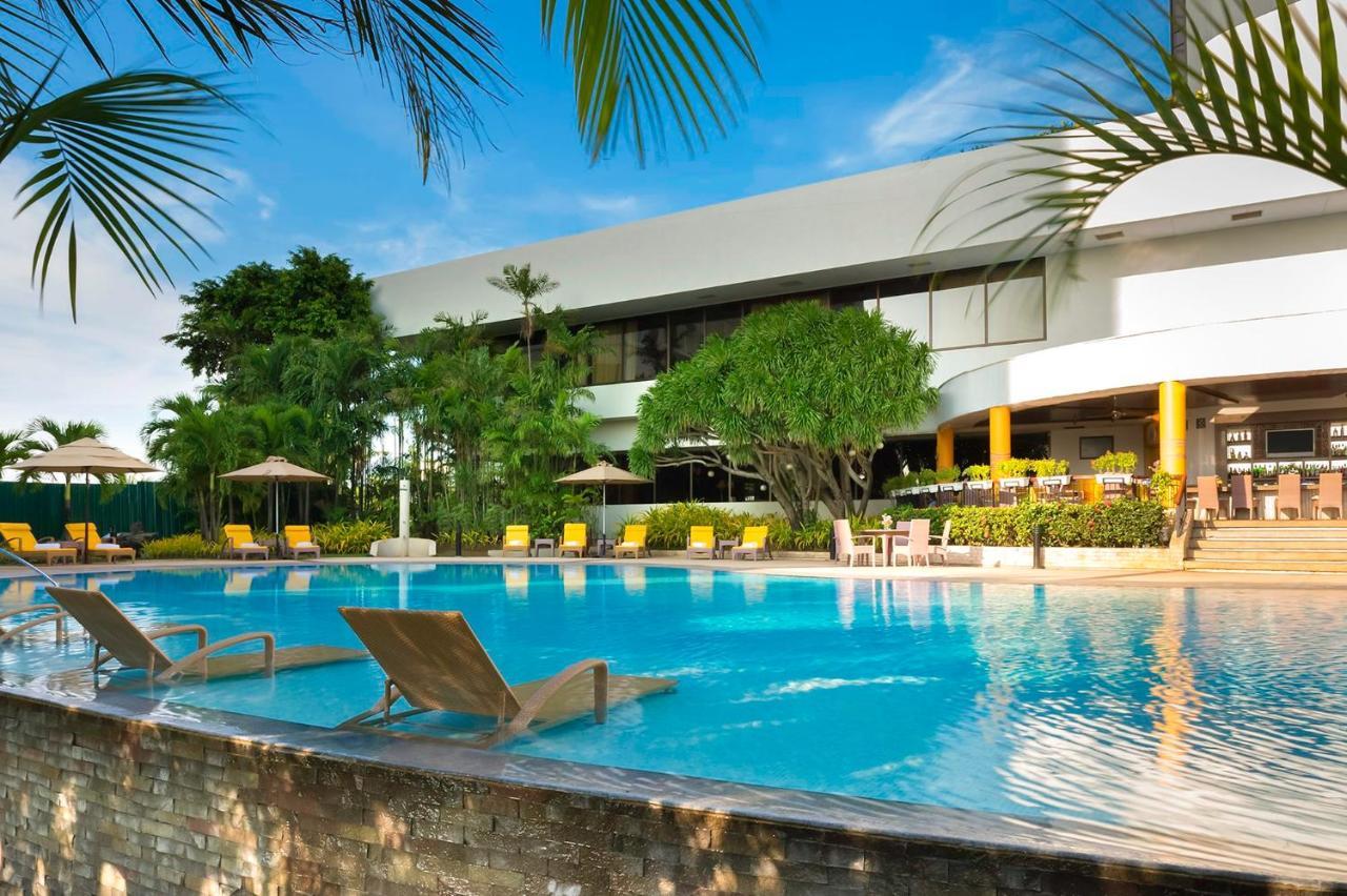 Hotel Marco Polo Plaza Cebu Extérieur photo The pool at the Sheraton Nha Trang Hotel & Spa Resort