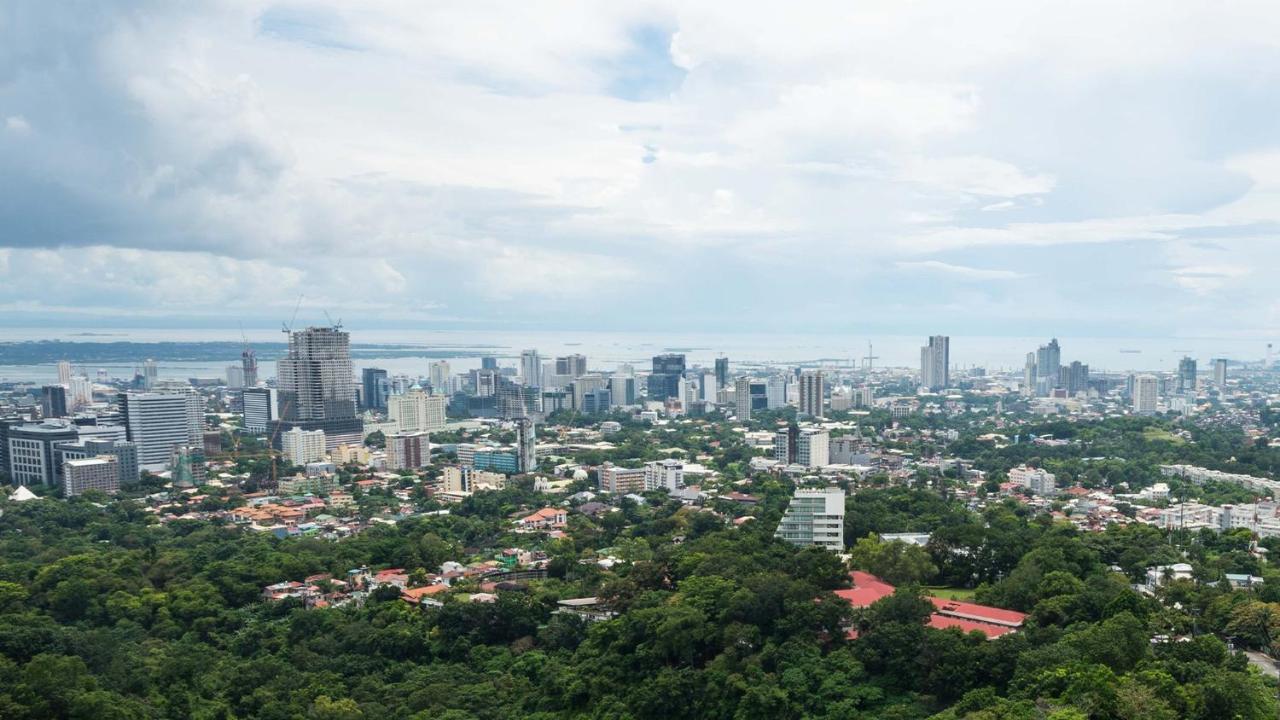 Hotel Marco Polo Plaza Cebu Extérieur photo Metro Manila skyline