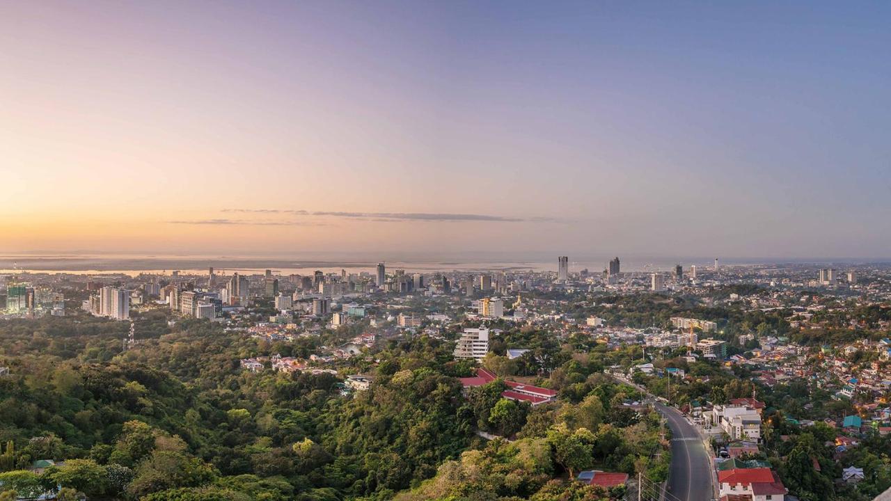Hotel Marco Polo Plaza Cebu Extérieur photo View of the Gold Coast skyline from the Gold Coast hinterland
