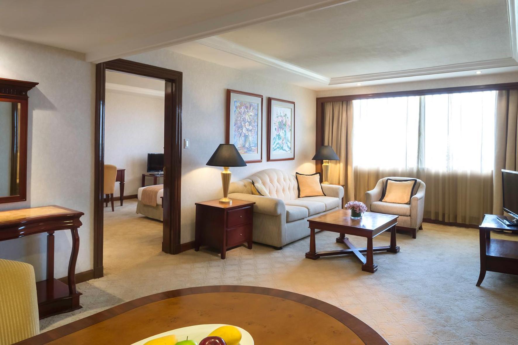 Hotel Marco Polo Plaza Cebu Extérieur photo A suite at the hotel