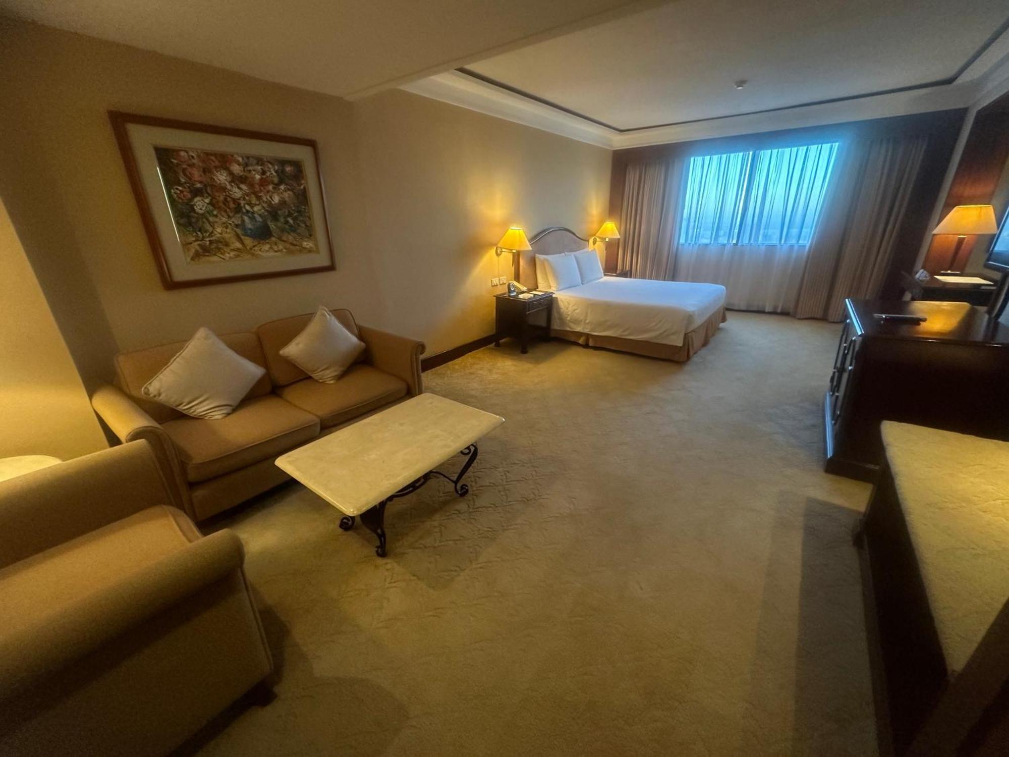 Hotel Marco Polo Plaza Cebu Extérieur photo A suite at the hotel