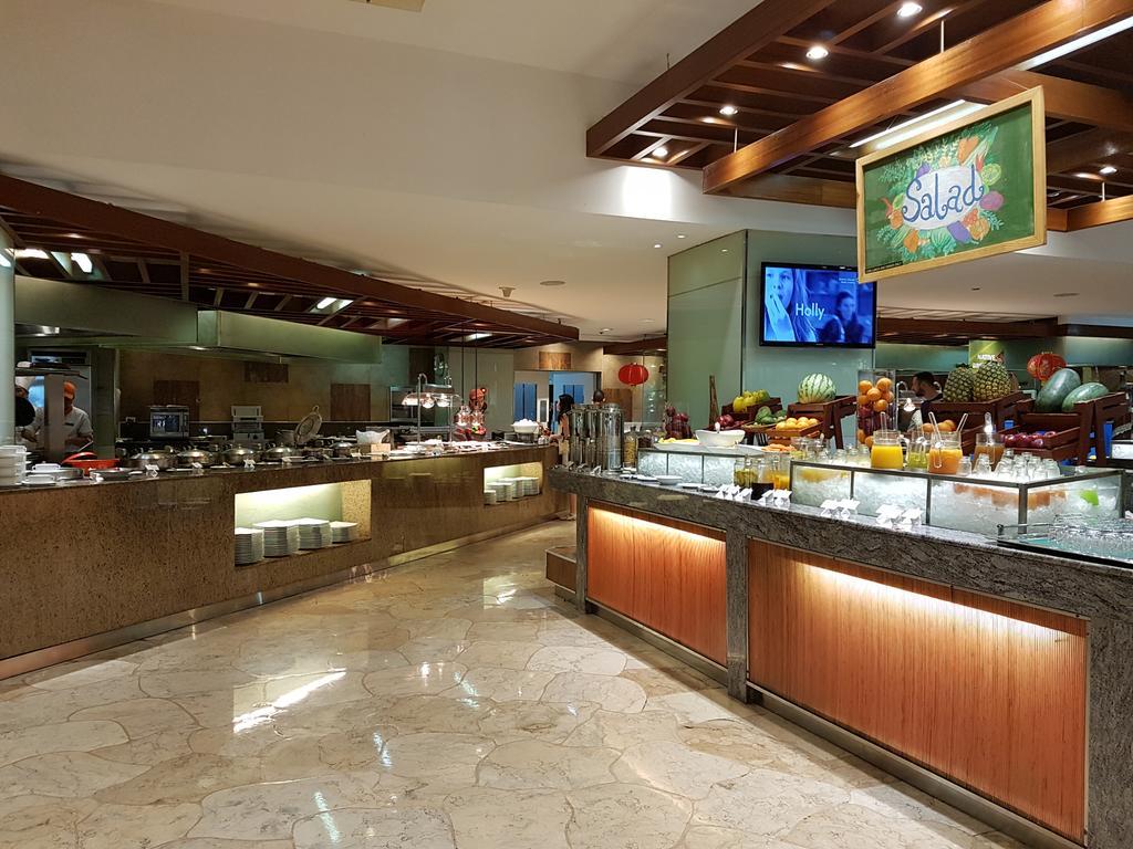 Hotel Marco Polo Plaza Cebu Extérieur photo The buffet at the hotel