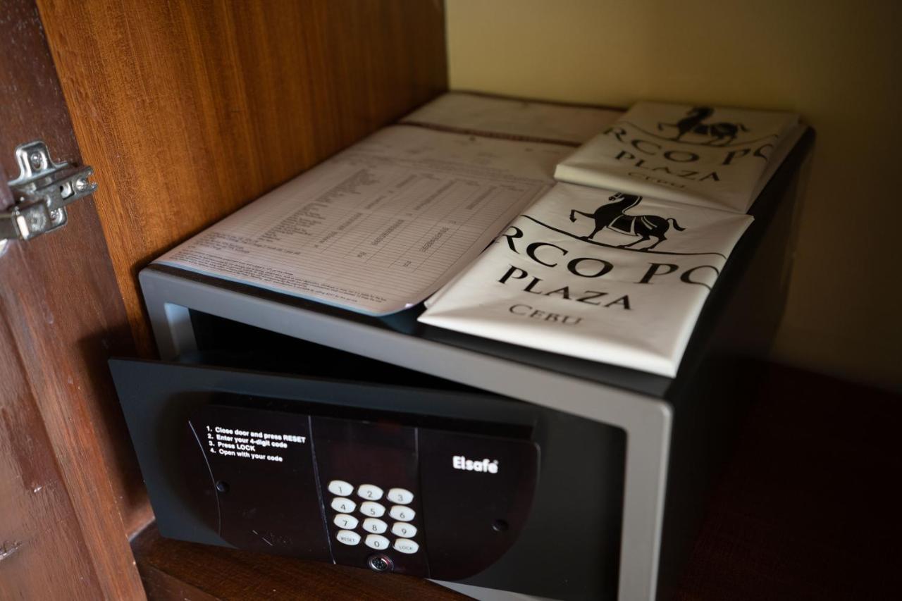 Hotel Marco Polo Plaza Cebu Extérieur photo A safe in a hotel room